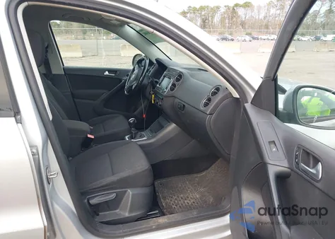 2015 Volkswagen Tiguan S из США, поврежденный, VIN WVGAV7AX0FW547202